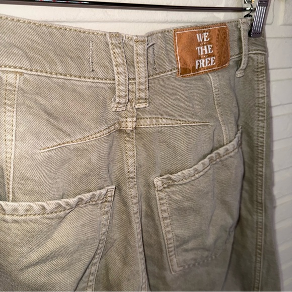 We The Free Mid Rise Button Fly Barrel Good Luck Jeans, Women’s Size 26 - Picture 7 of 10